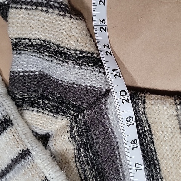 Kensie Size XS/S Open Front Striped Cardigan Sweater, Excellent Used Condition - Picture 7 of 12